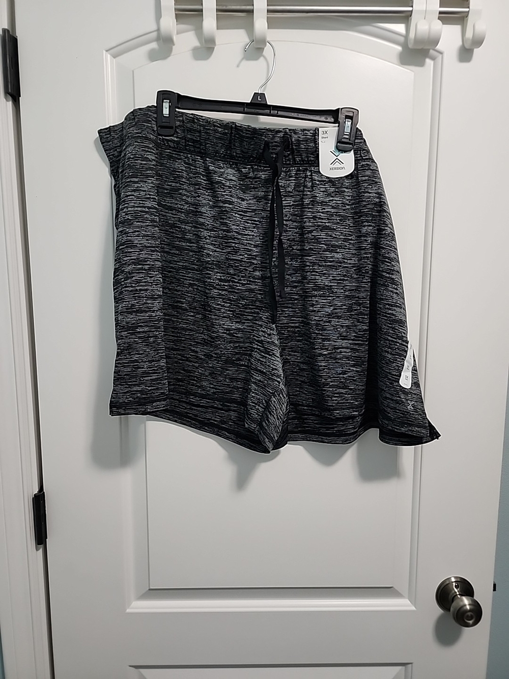 Xersion Black Heather Athletic Drawstring Shorts